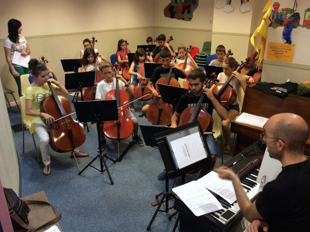 300 violoncels assaig